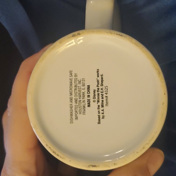 Disney Winnie the Pooh snow footprints mug #4325 rare - Picture 4 of 5